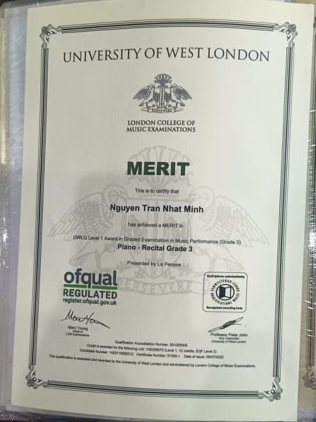 Piano LCM Grade 3 - MERIT